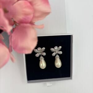 Christian Dior Vintage Crystal Bow Pierced Earrings With Drop Faux Pearl✨